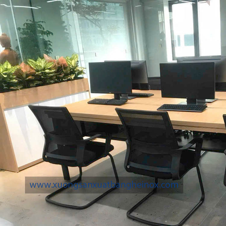 Ghe-phong-hop-boc-da-chat-luong